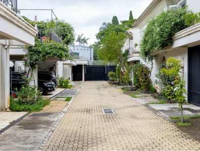 Casa à venda no bairro Jardim Cordeiro em São Paulo. Preço de venda: R$ 2.950.000