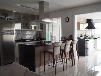 Apartamento à venda ou aluguel no bairro Aclimação em São Paulo. Preço de venda: R$ 1.680.000 Preço de aluguel sob consulta.